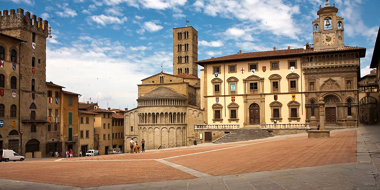 https://www.visittuscany.com/shared/visittuscany/immagini/blogs/idea/arezzo-cover.jpg?__scale=w:1067,h:800,t:2,q:85