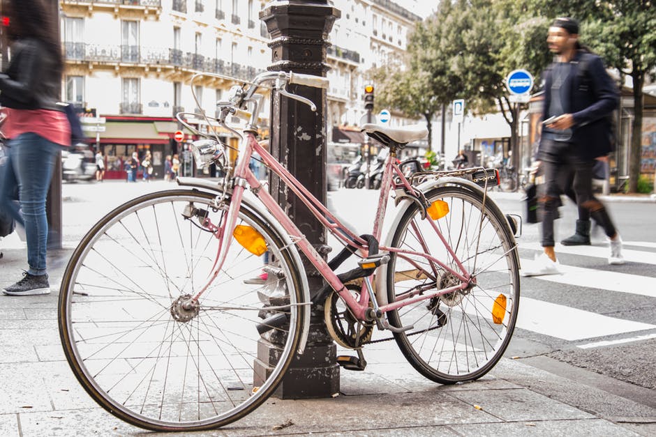 Biking in Paris - All Luxury Apartments