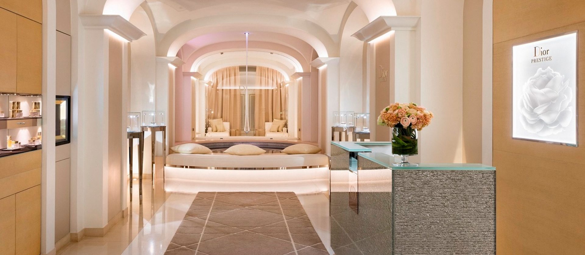 INSTITUT DIOR, HOTEL PLAZA ATHÉNÉE - All Luxury Apartments