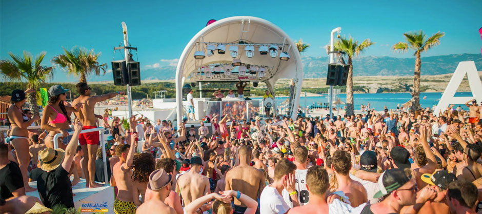 Party at the Calvi - All Luxury Apartments