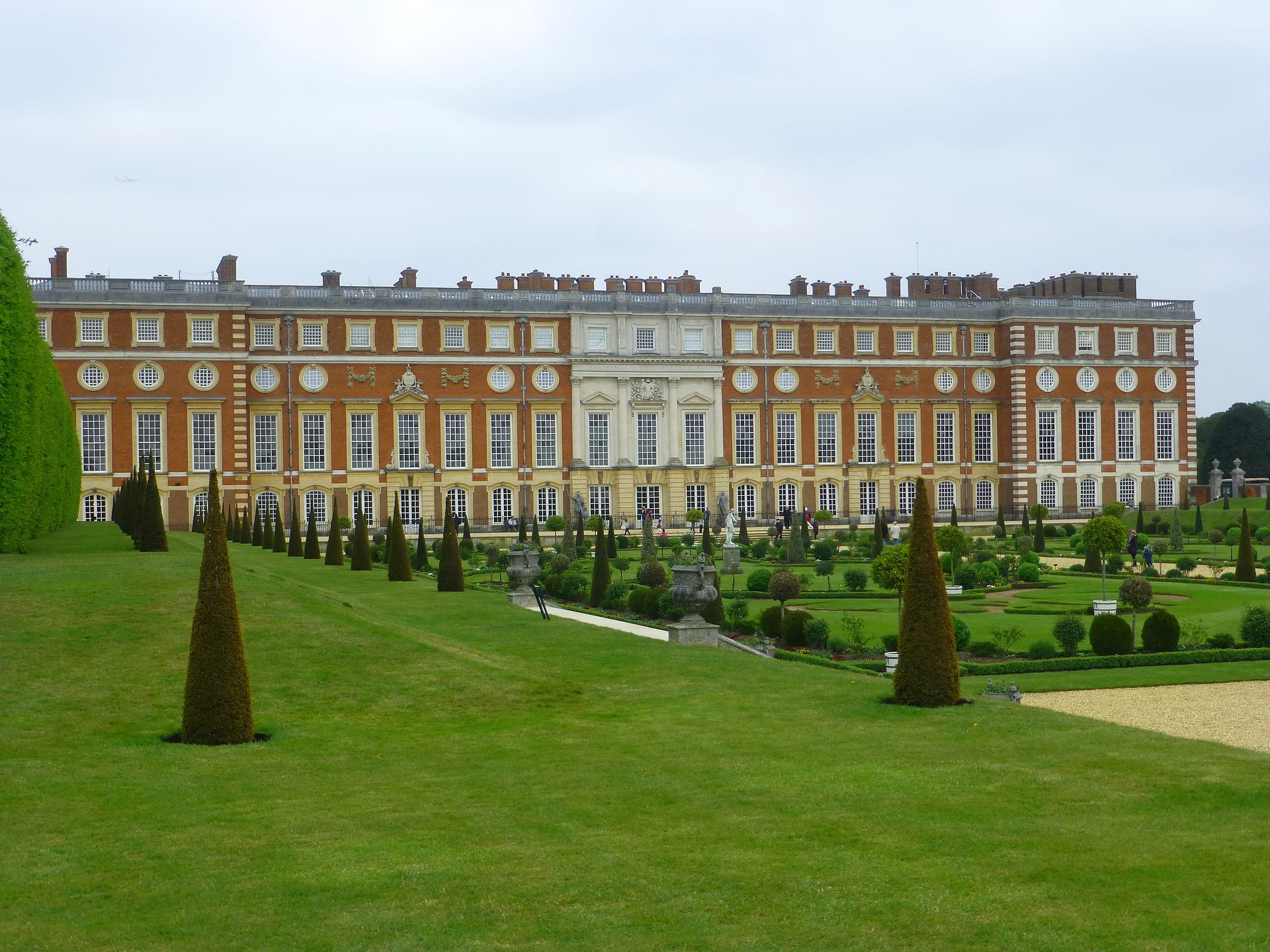 Hampton court