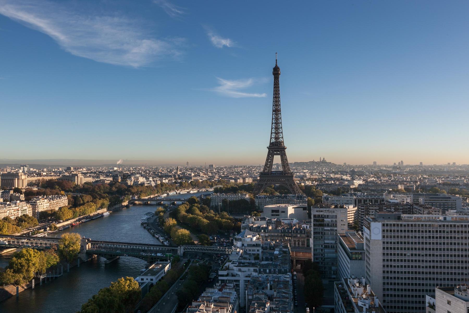 Paris apartment eiffel tower view