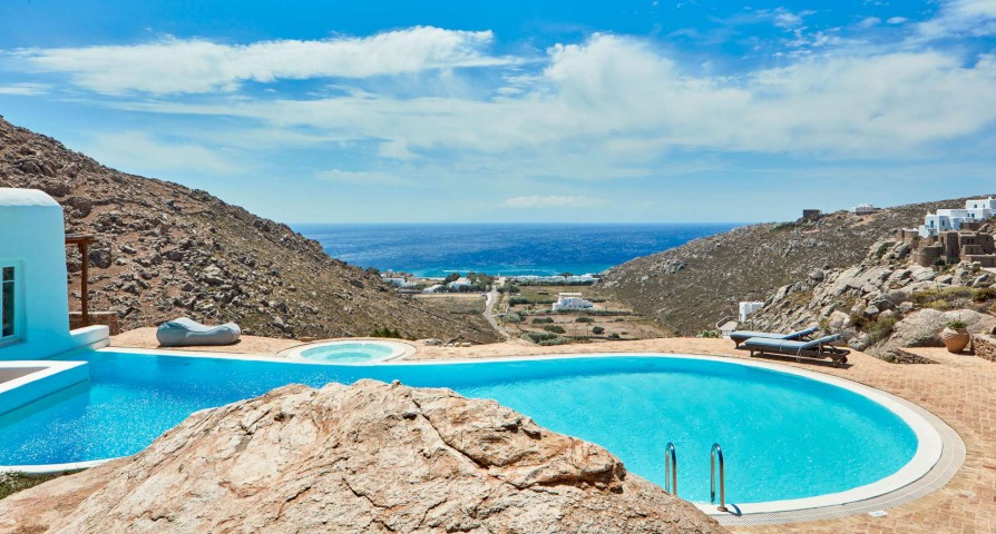 World class luxury villas in the Greek island of Mykonos