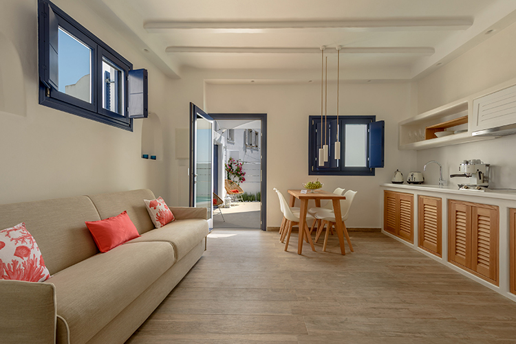 Romantic luxury villas in the Greek Island of Santorini for couples