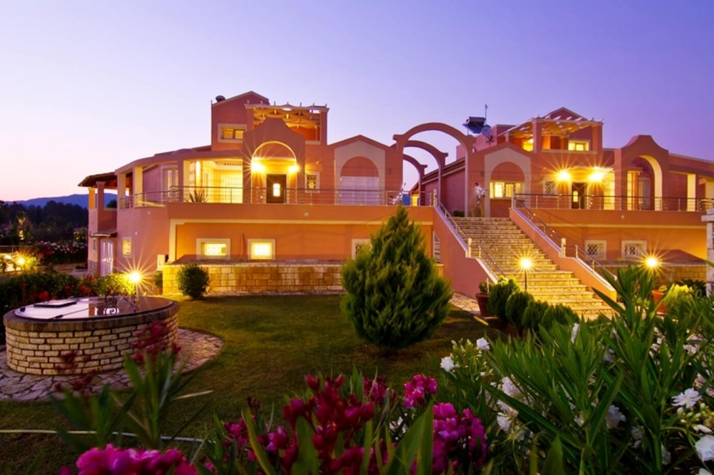 Stunning luxury villas in the Greek island of Corfu for families