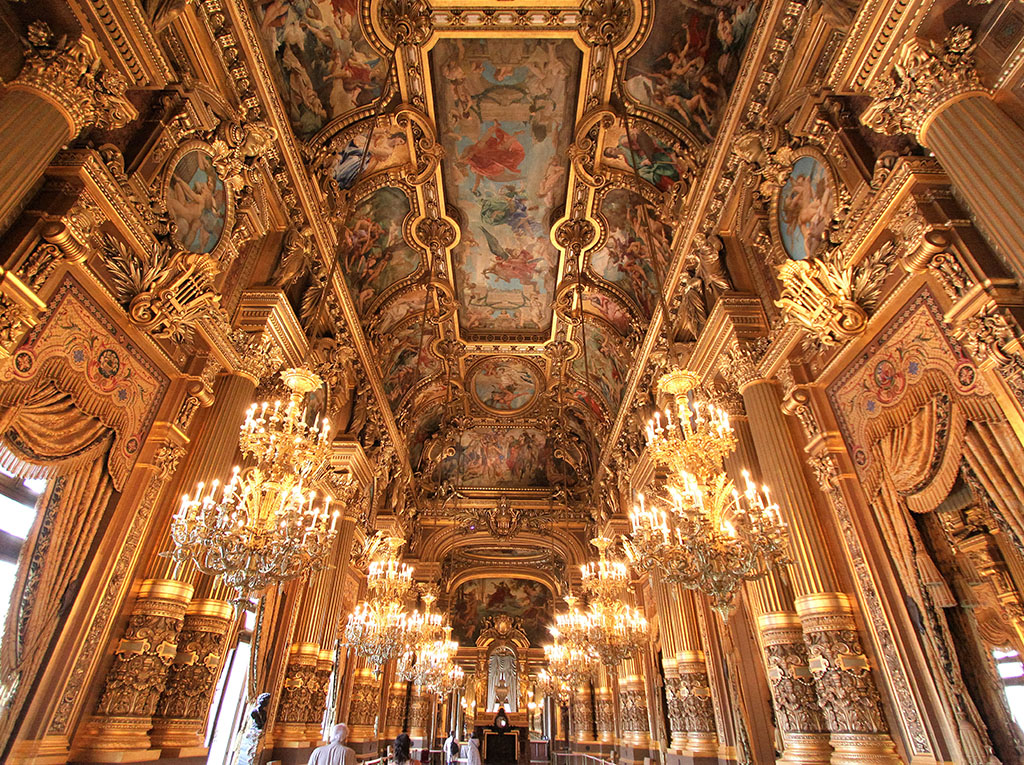 Boo! Spooky places to spend Halloween in Paris