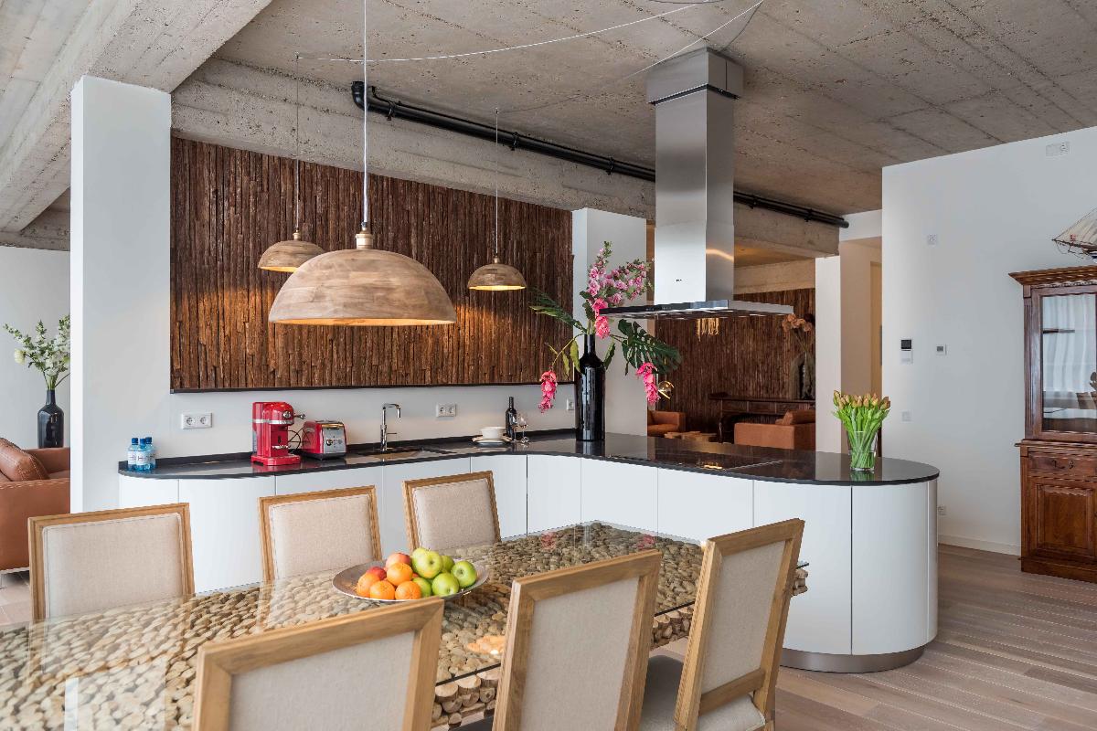 Luxury vacation rentals in Amsterdam for a 'Gezelligheid' weekend break