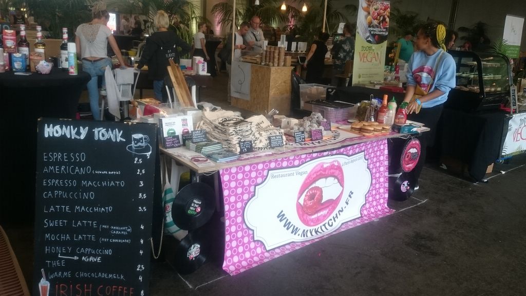 best_street_food_halls_vendors_stalls_trucks_paris_delicious_eats_my_kitchn