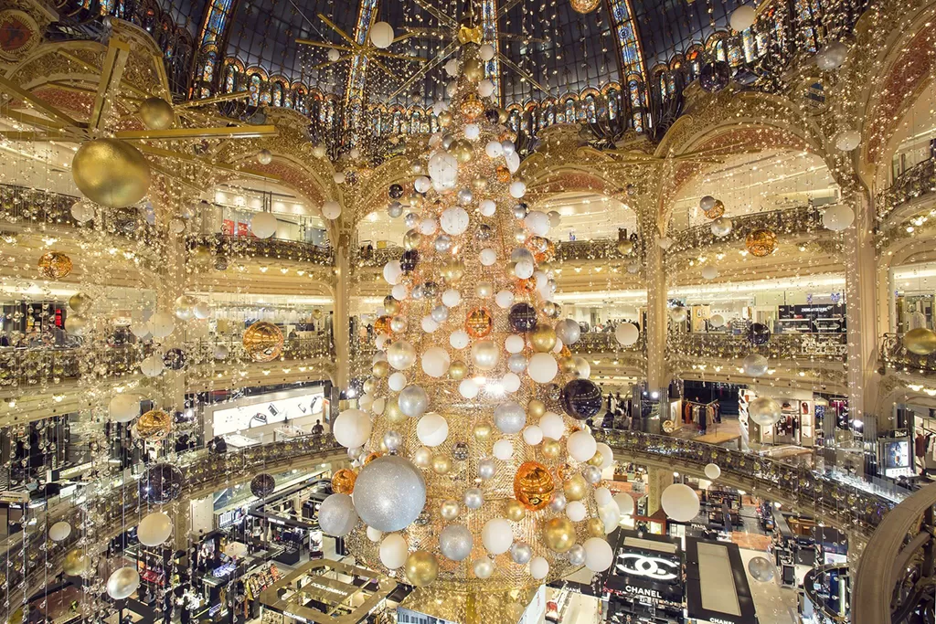 All of the best Christmas lights to see in Paris