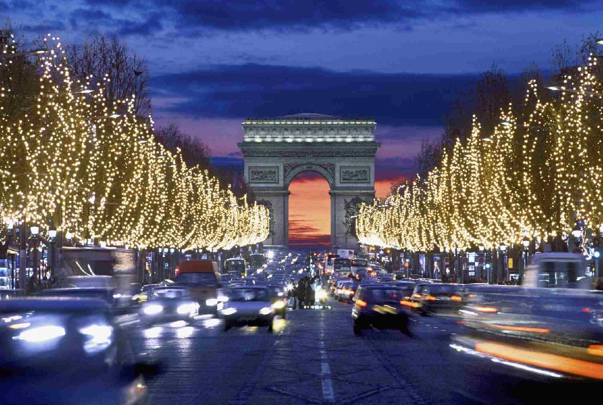 All of the best Christmas lights to see in Paris