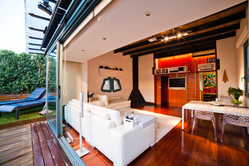 Luxury Long-Term Rentals in Barcelona Near the Beach