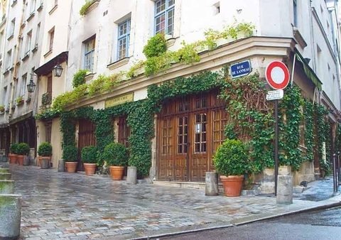 8 of The Most Romantic Restaurants in Paris