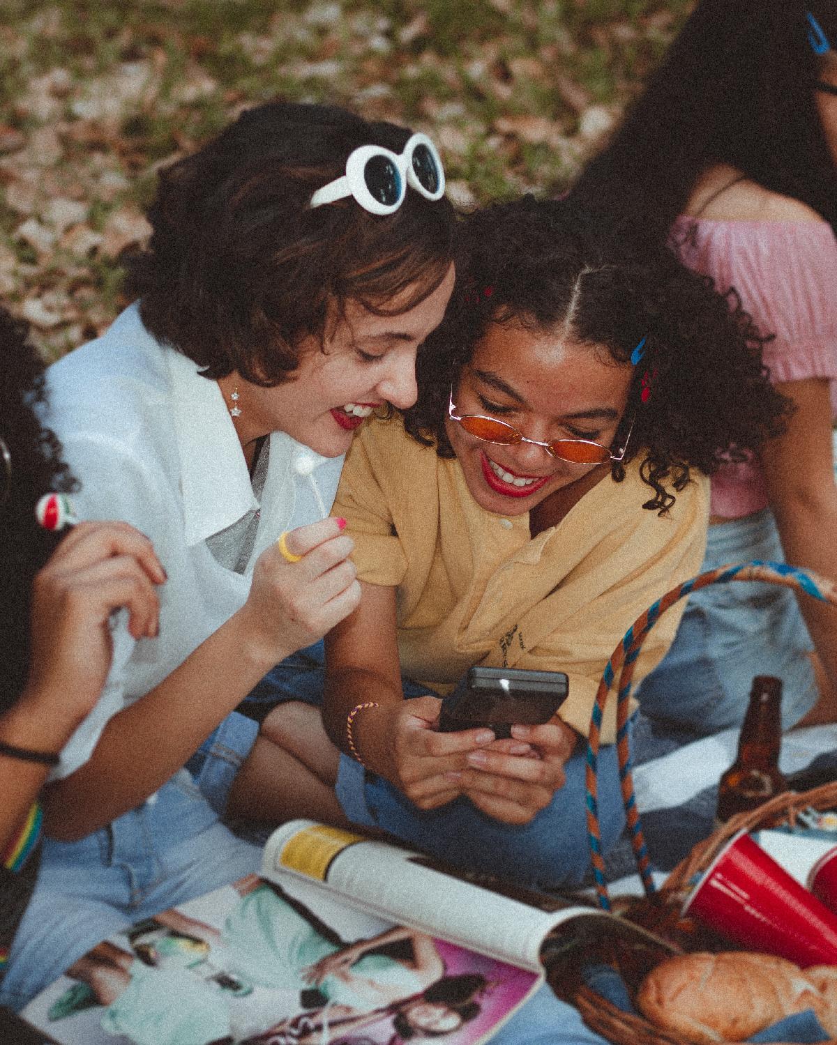 5 Tips for Making Friends as a Single Woman Moving to Paris