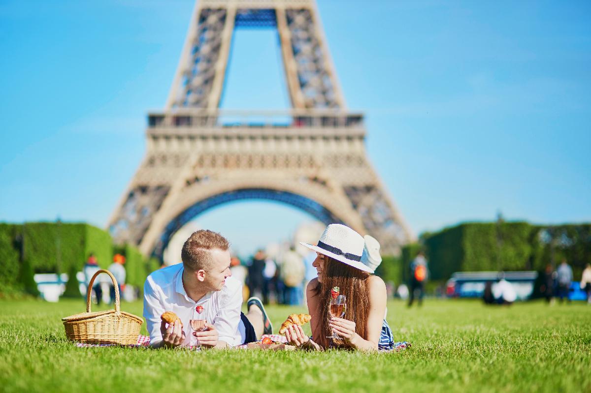 All Luxury Guide: 10 Reasons to Visit Paris This Spring