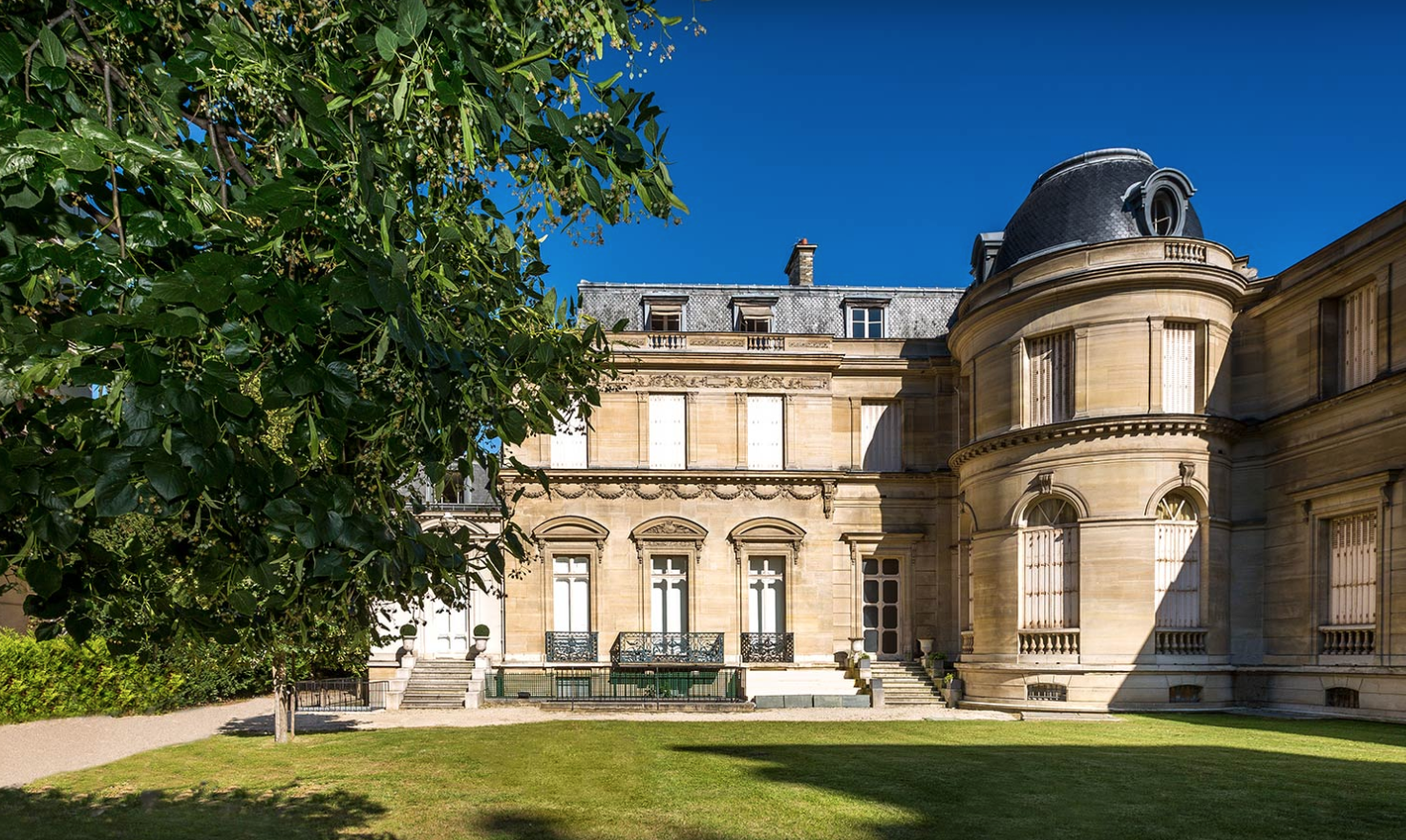 All Luxury Guide: The Art Galleries in Paris You Have to Visit