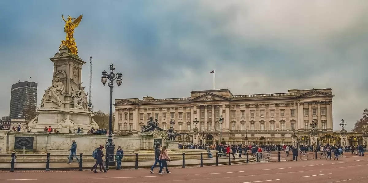 Dining with Royalty: Noteworthy Restaurants Near Buckingham Palace