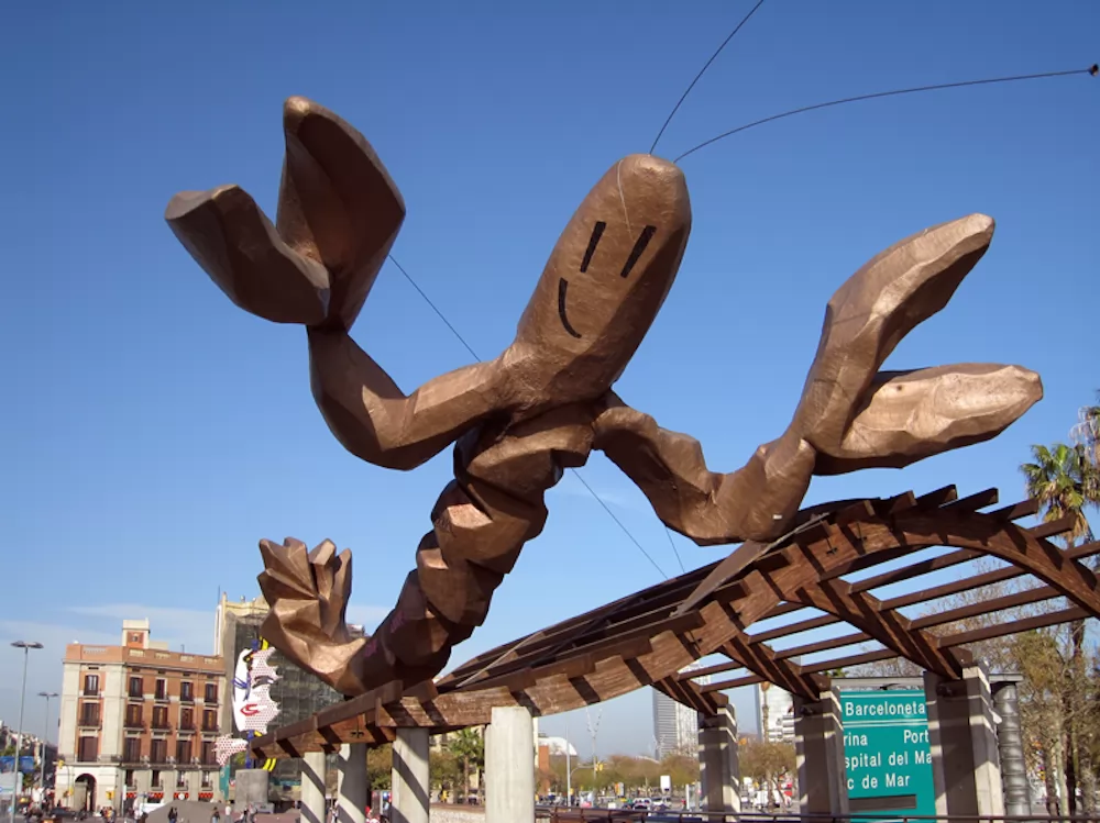 10 Sculptures You Need To Take A Selfie With in Barcelona