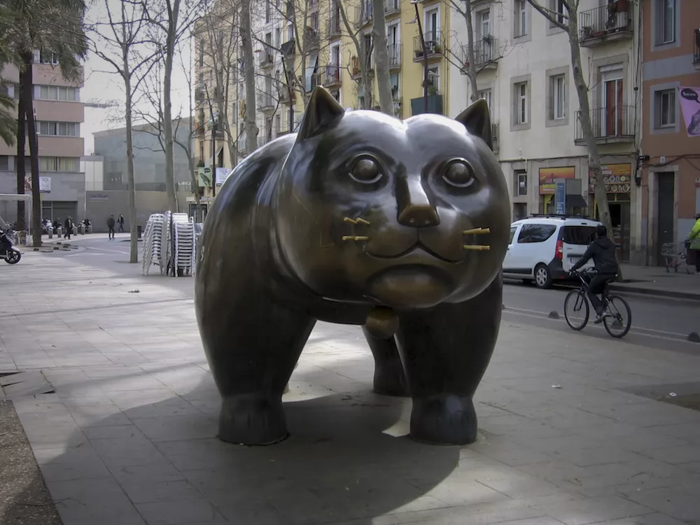 10 Sculptures You Need To Take A Selfie With in Barcelona