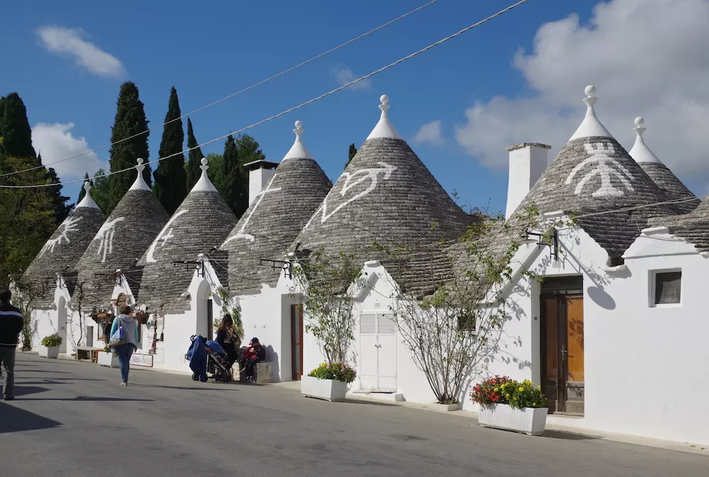 10 Reasons Why You Should See The Huts of Alberobello