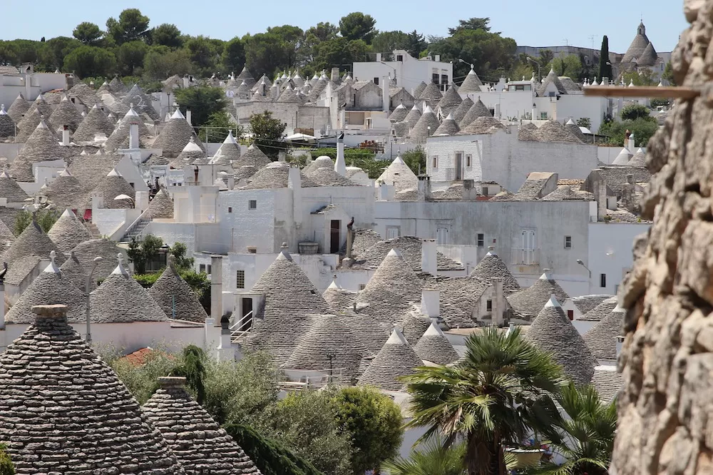 10 Reasons Why You Should See The Huts of Alberobello