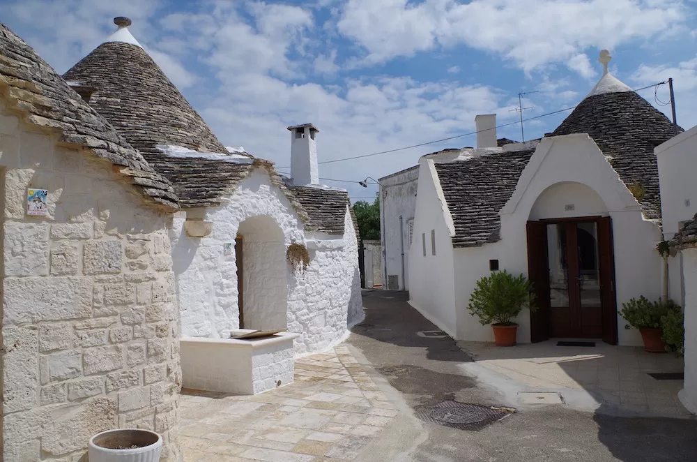 10 Reasons Why You Should See The Huts of Alberobello