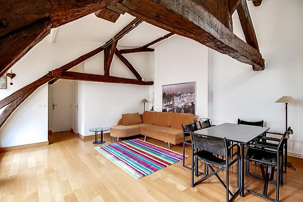 Luxury Apartments in Paris Near The Louvre