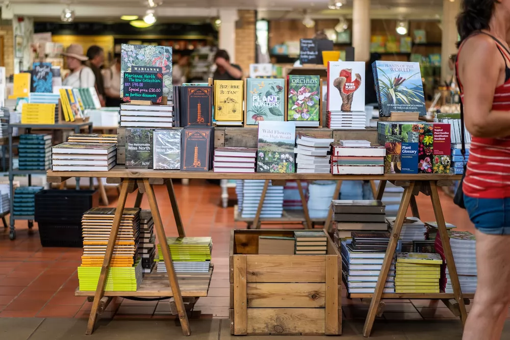 Read Like A Bohemian: Charming Bookstores Near Montmartre
