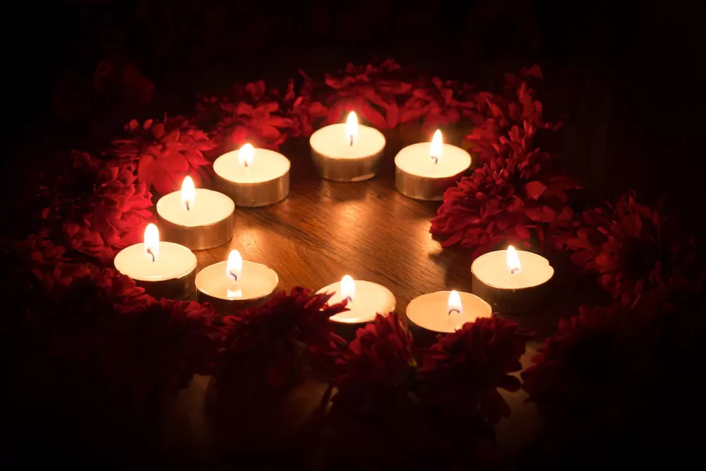 How to Make Your Own Scented Candles at Home