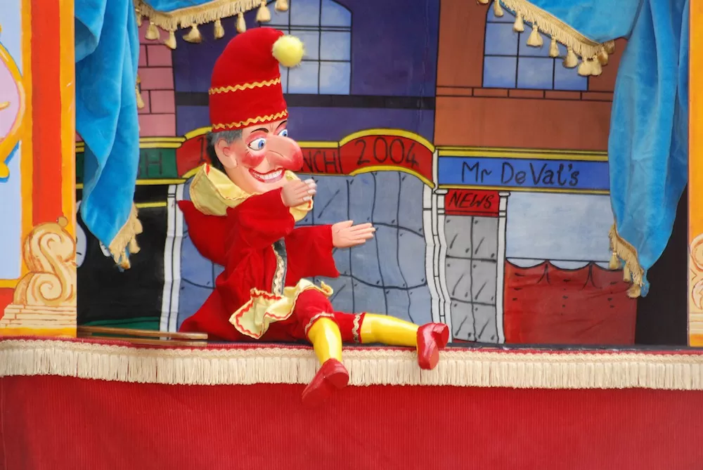 How to Set Up a Puppet Show at Home for Your Kids - All Luxury Apartments How to Set Up a Puppet Show at Home for Your Kids - All Luxury Apartments