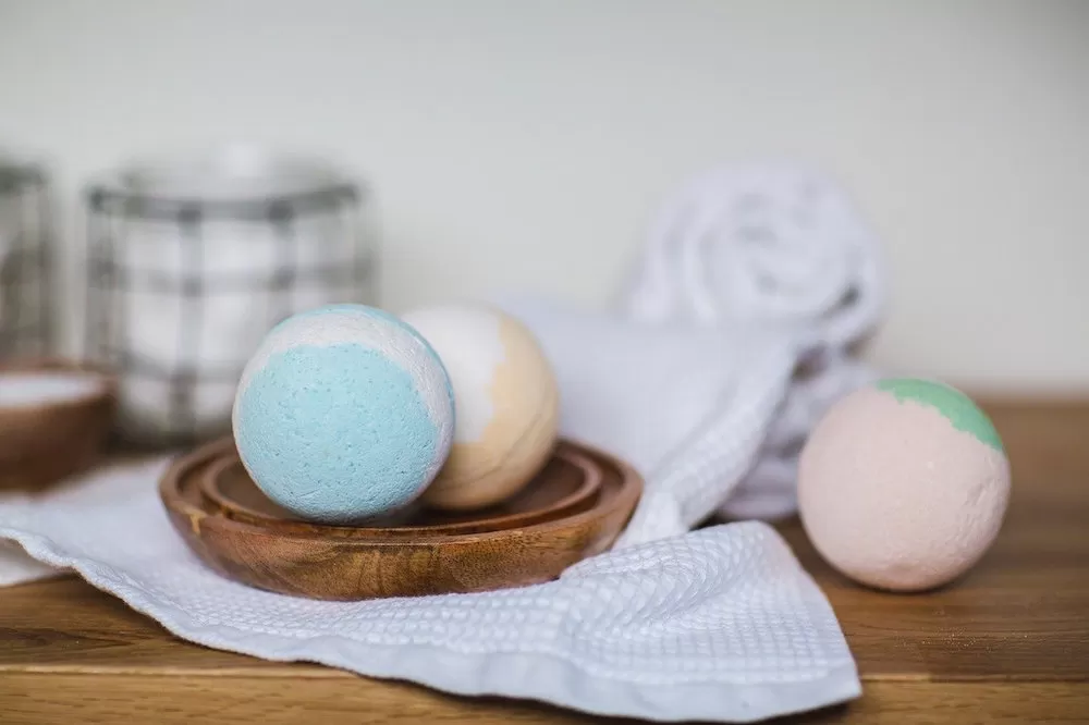 Make Your Own Beautiful Bath Bombs at Home