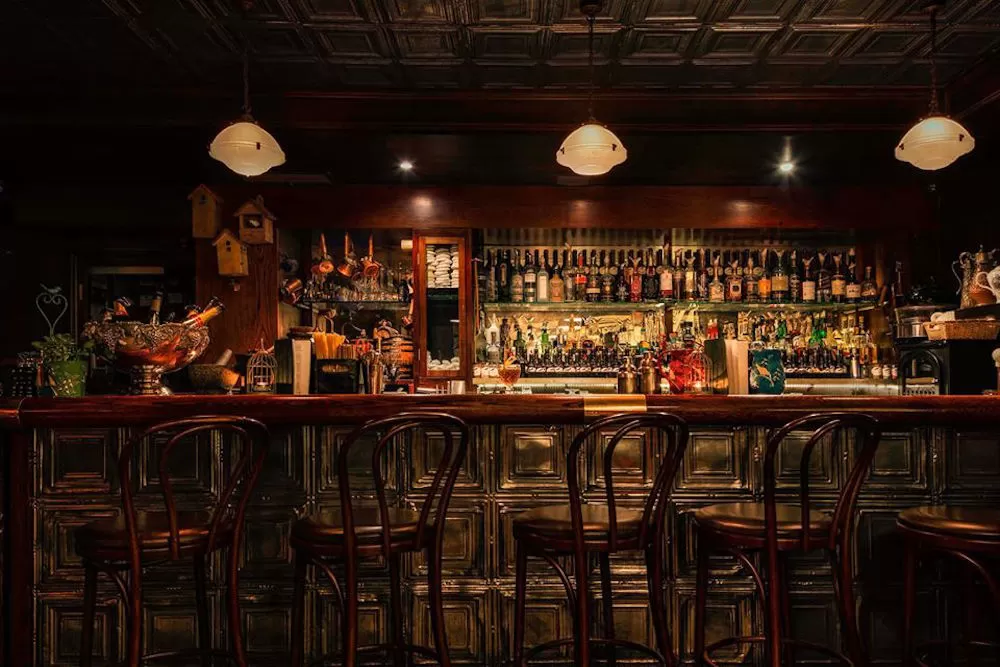 Where To Take Out Your Business Clients for Cocktails in London