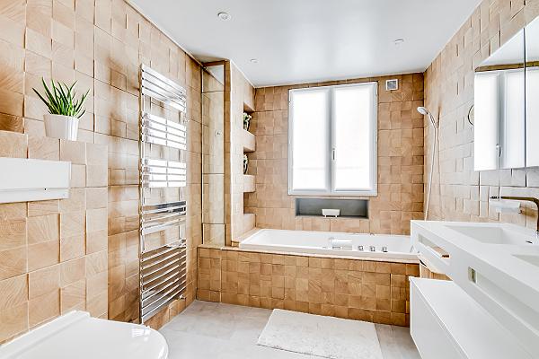 10 Paris Apartments with Luxurious Bathrooms