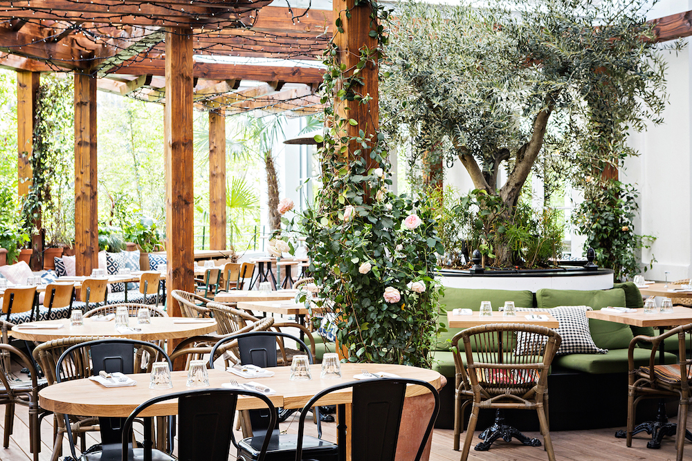 Enjoy Summer in These Great Parisian Bars with Terraces