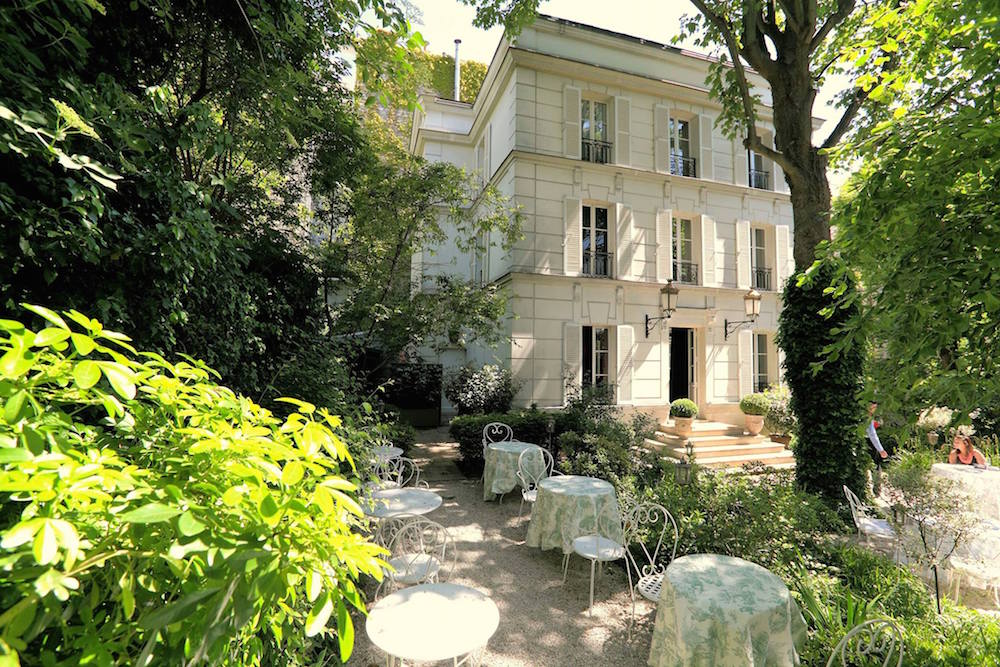 Enjoy Summer in These Great Parisian Bars with Terraces