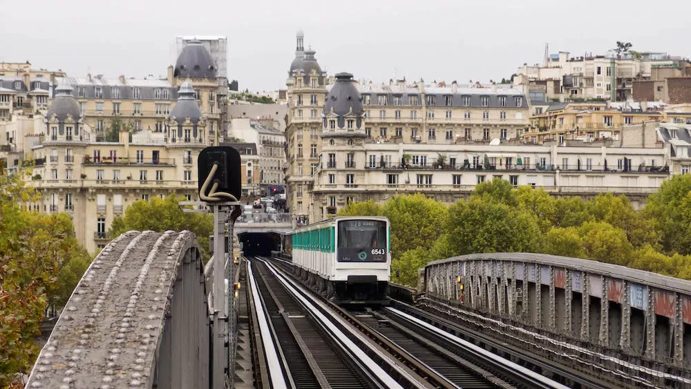 Transportation Apps You Need To Have on Your Phone While in France