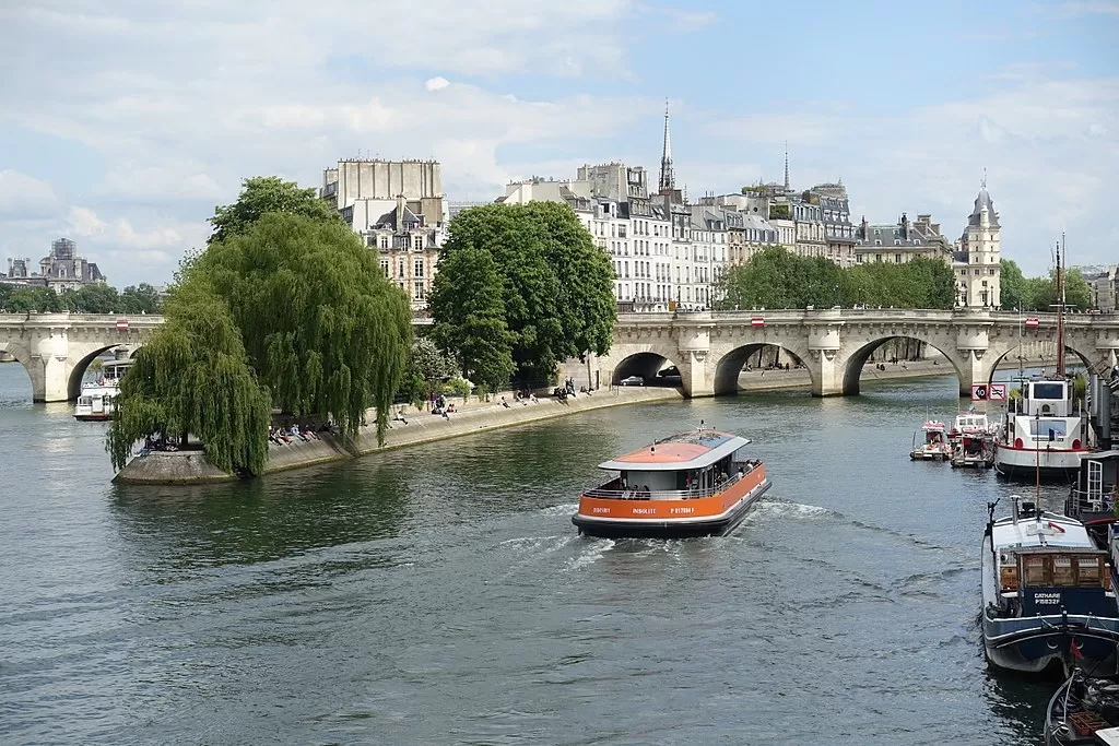 The Parisian Charms of Ile de la Cité