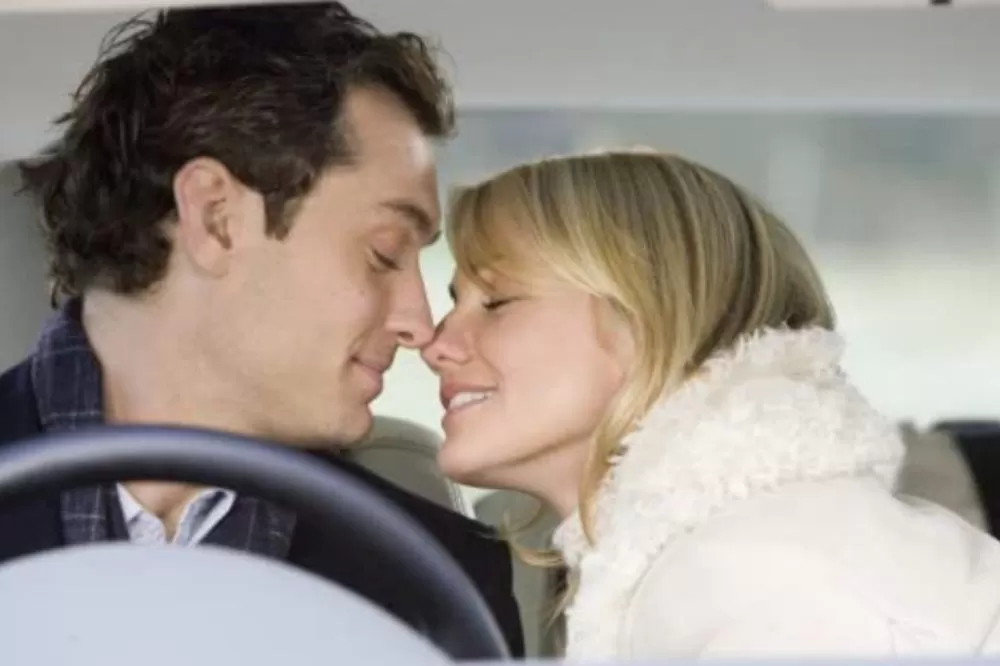 Romantic Movies to Get You In The Mood This Holiday Season