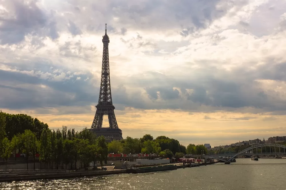 What It's Like Living in Paris' 7th Arrondissement