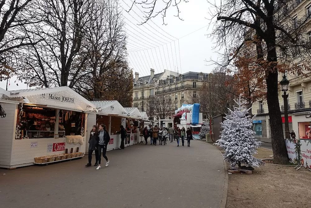 What Christmas in Paris Is Really Like