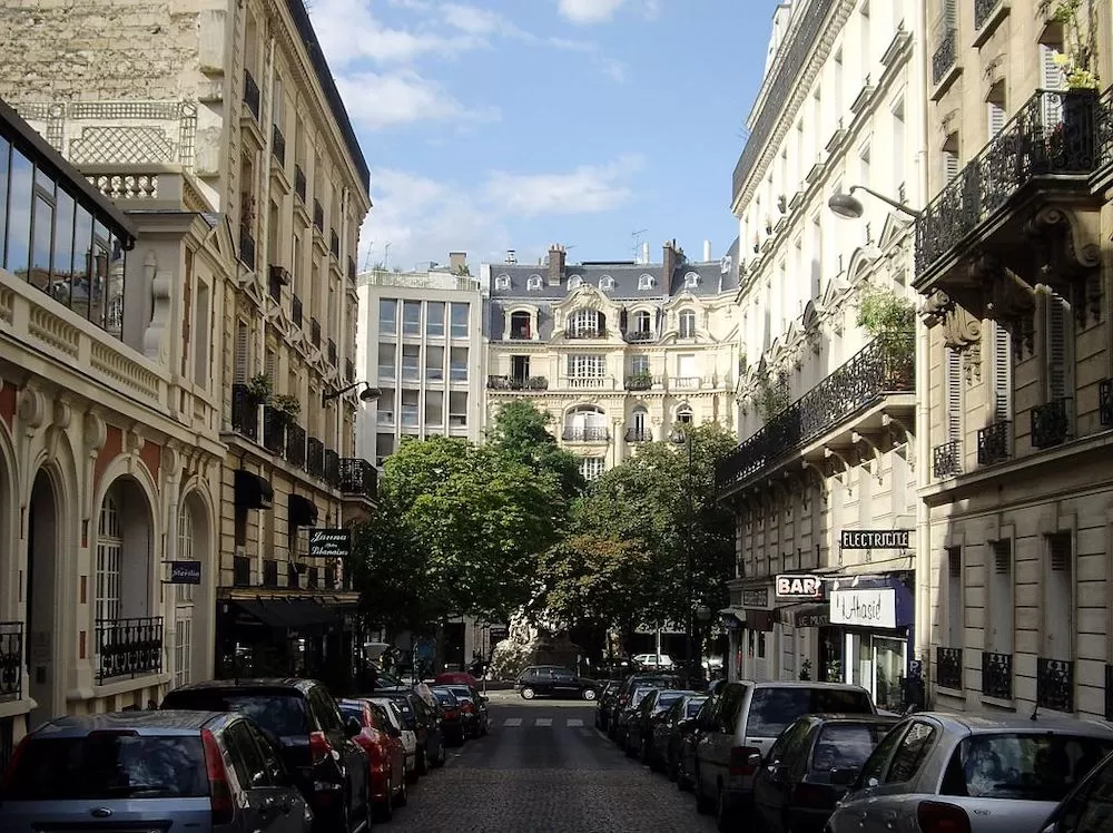 What To Expect in The Épinettes District in Paris