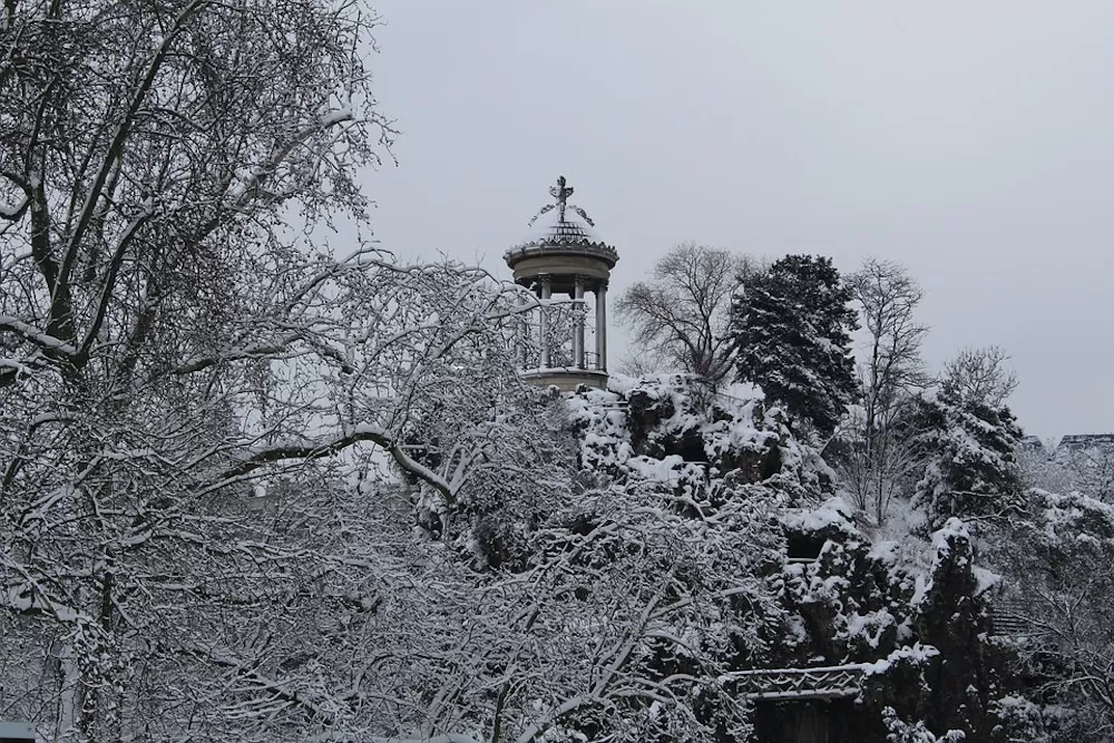 The Best Parks To Go To When It's Snowing in Paris