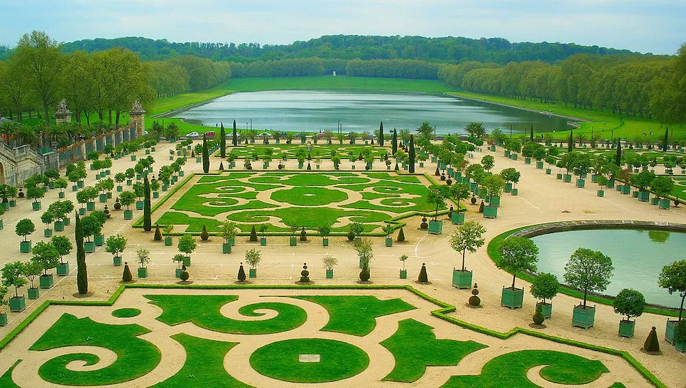 Paris' Best Parks to Walk Your Dog