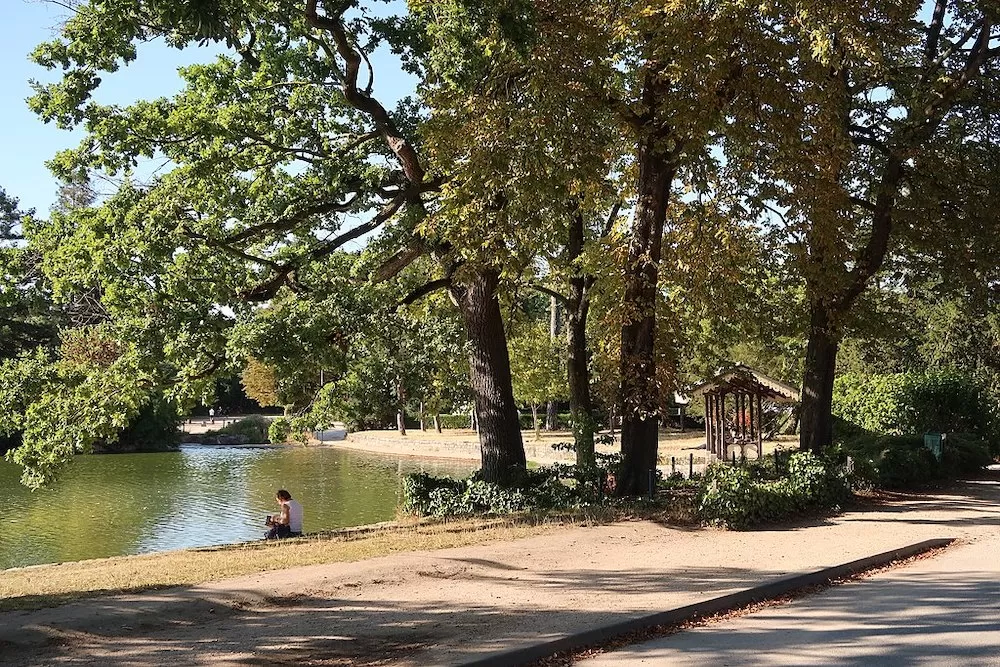 Paris' Best Parks to Walk Your Dog