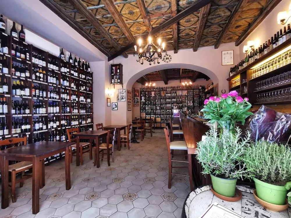 The Best Roman Wine Bars To Go To This Valentine's Day