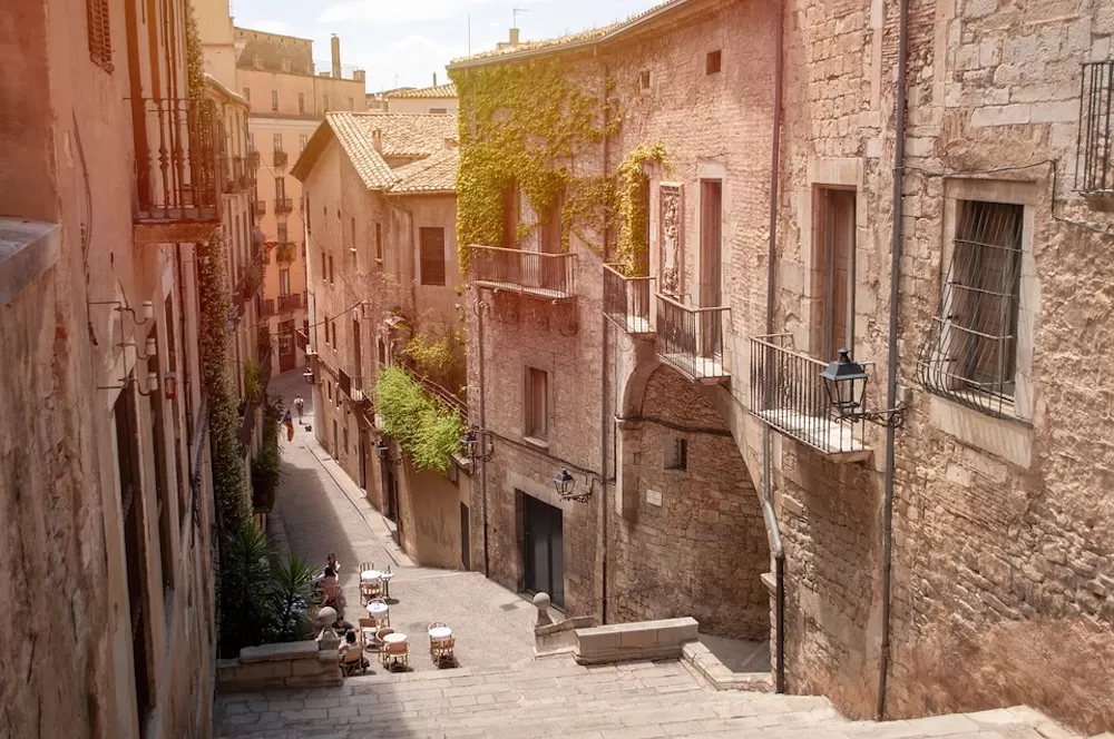 Moving to Girona: Your Relocation Guide