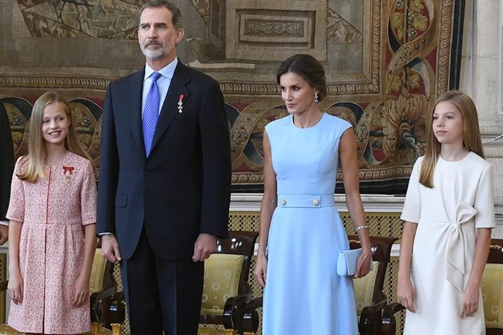 Top Style Tips To Learn from Queen Letizia of Spain