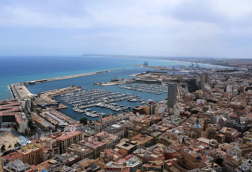 Moving To Alicante: Your Relocation Guide