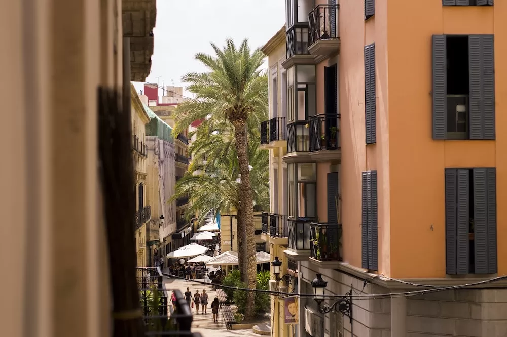 Moving To Alicante: Your Relocation Guide