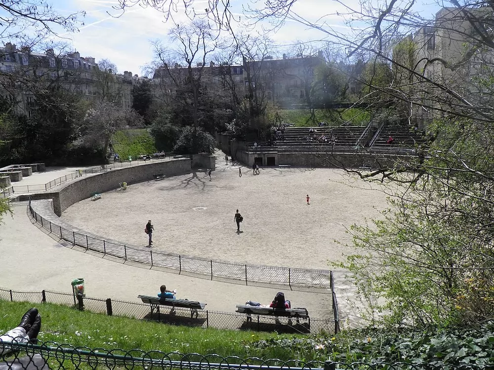 The Top Five Most Unexpected Spots For A Picnic in Paris