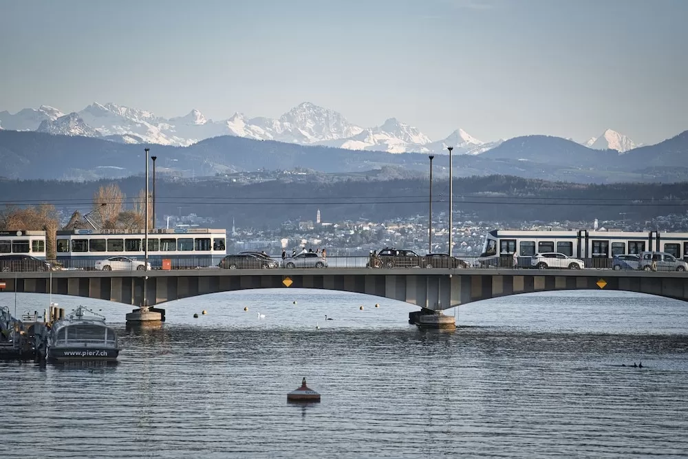 Moving to Zürich: Your Relocation Guide